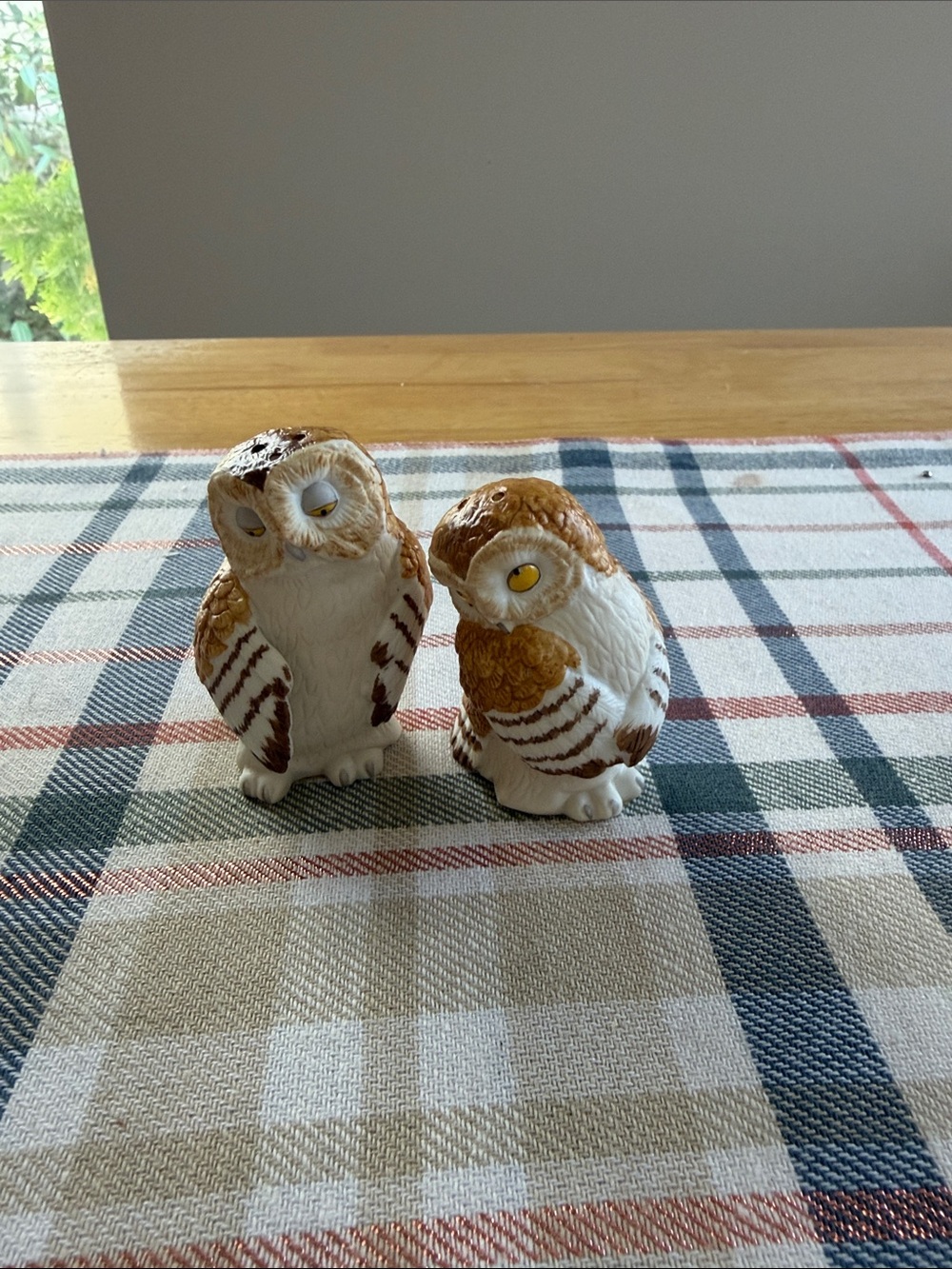 Hand-Painted White and Brown Owl Figurine Set - Franklin Mint salt and pepper